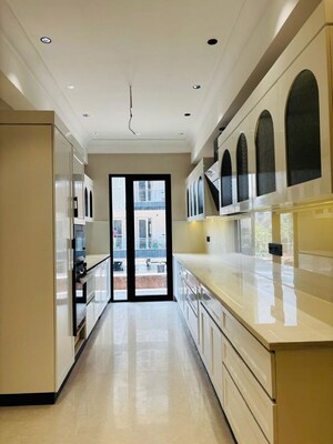 Building Lobby in 3 BHK Builder Floor at BPTP Green Oaks, Sector 70a – for Sale