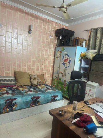 Master Bedroom in 3 BHK Builder Floor at Ansal Sushant Floors, Sushant Lok ii – for Sale