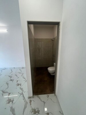 Furnished Amenities in 2 BHK Apartment at Malad West – for Sale