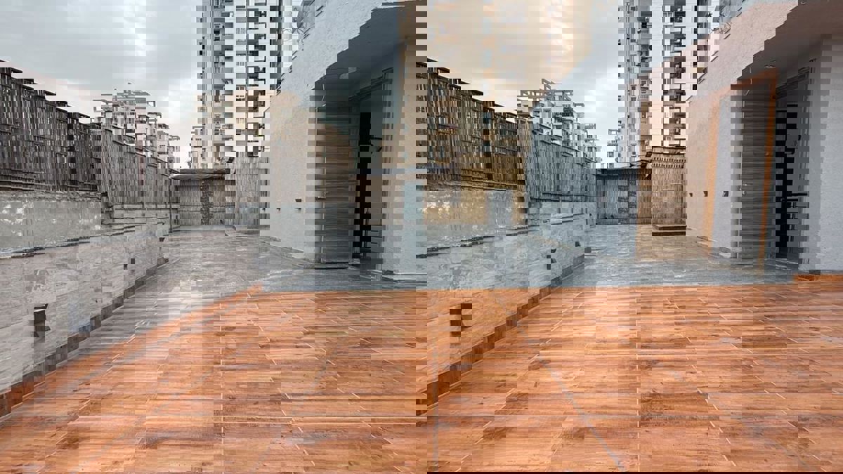 5 BHK 1740 Sq.Ft. Apartment in Experion Hub 108