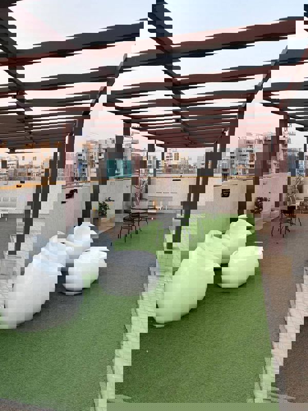 2.5 BHK + Extra Room Apartment For Rent in Platinum Life