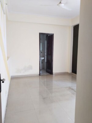 Room in 2.5 BHK Apartment at Crossing Republik, Crossing Republic – for Sale