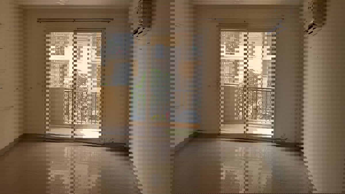 3 BHK + Extra Room Apartment For Sale in Smart World Orchard