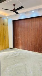 3 BHK + Pooja Room,Servant Room,Study Room,Extra Room 200 Sq.Yd. Builder Floor in Green Fields Colony