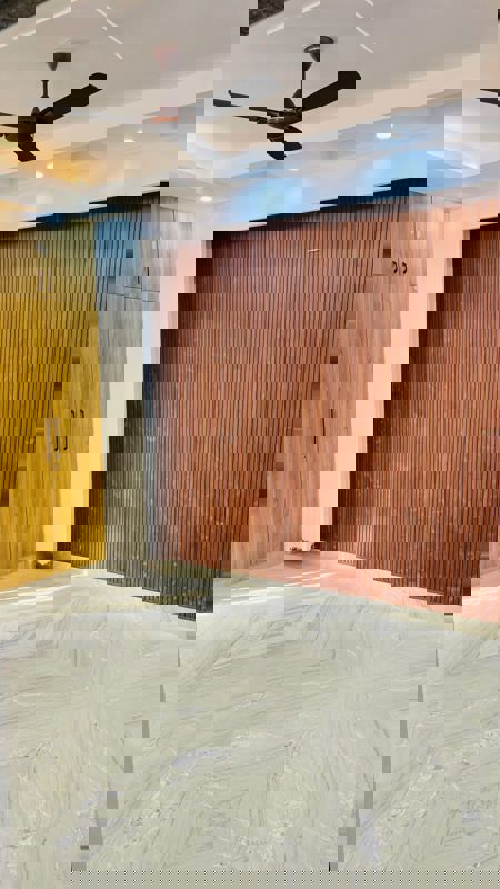 3 BHK + Pooja Room,Servant Room,Study Room,Extra Room Builder Floor For Rent in Green Fields Colony