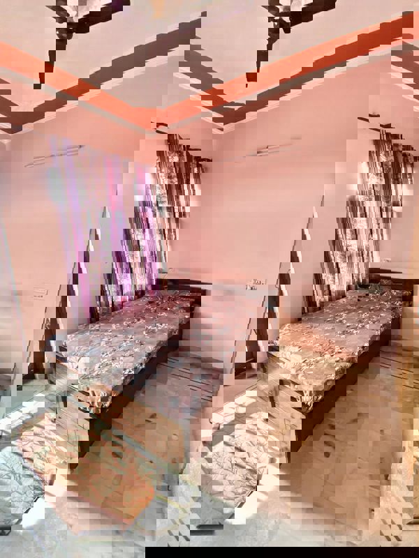 1 BHK + Pooja Room Independent House For Rent in Sector 21