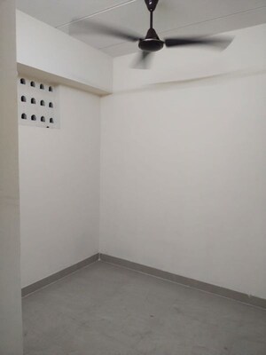 Room in 1 BHK Apartment at The Bombay Hindu CHS, Dadar East – for Rent