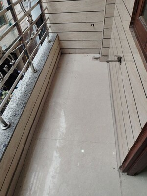 Balcony in 1 BHK Builder Floor at Mahavir Enclave 1 – for Rent