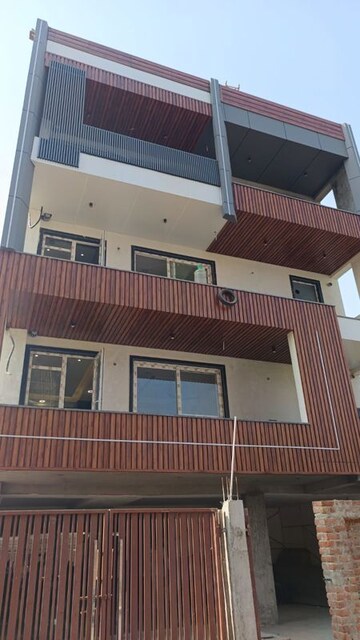 4 BHK Builder Floor – Exterior View View at Sector 37 - for Sale