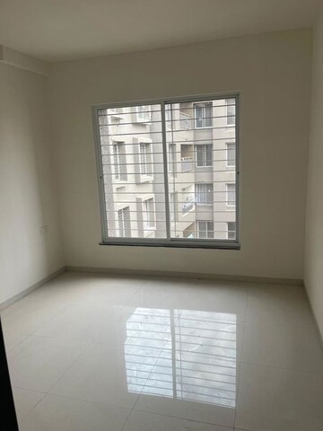 Room in 3 BHK Apartment at Mantra 29 Gold Coast Phase 3, Tingre Nagar – for Sale