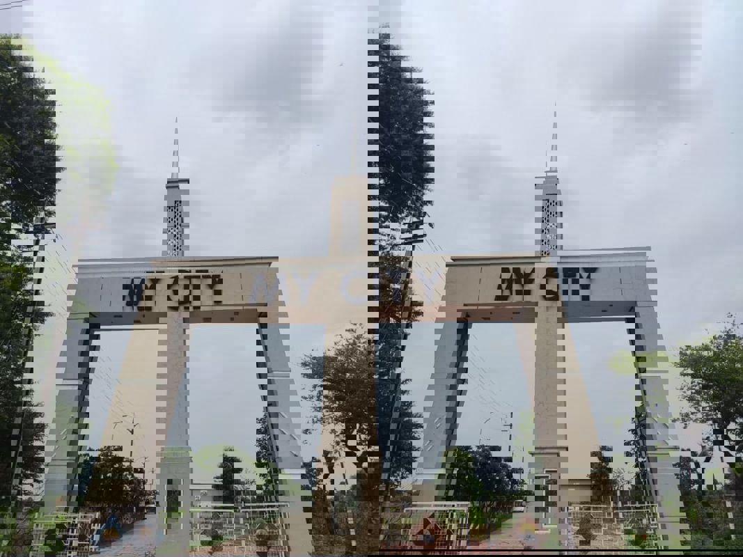 Plot For Sale in Aakriti Aqua City Mansarovar