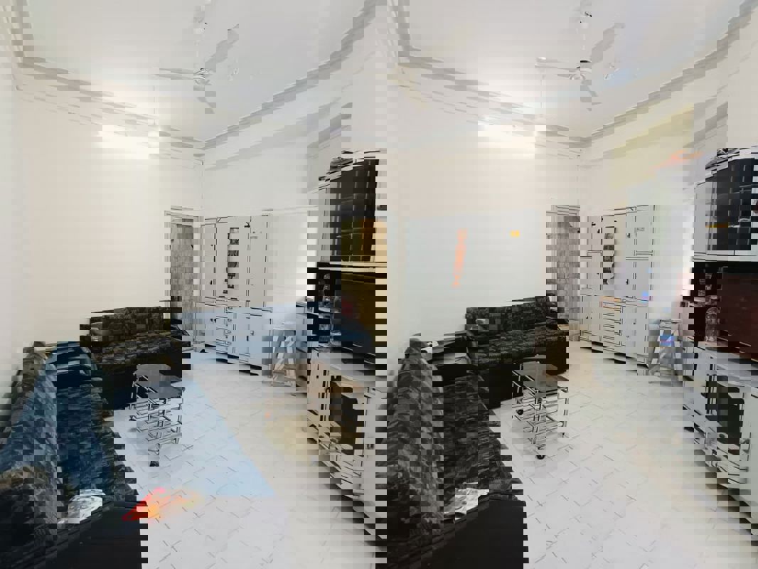 3 BHK + Extra Room Apartment For Rent in Jeevan Vihar Building