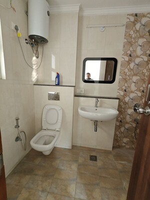 Bathroom in 4 BHK Apartment at Gupta Awas, Sector 43 – for Rent