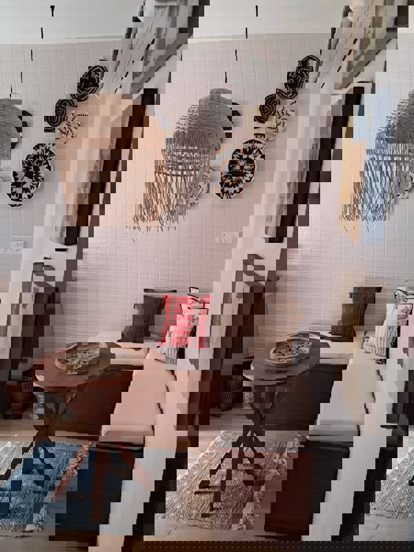 2 BHK Apartment For Rent in Bandra West