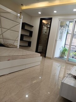 4 BHK + Pooja Room,Servant Room,Study Room,Extra Room Builder Floor For Sale in New Friends Colony