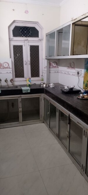 Kitchen in 1.5 BHK Builder Floor at Amolik City Life, Sector 28 – for Rent