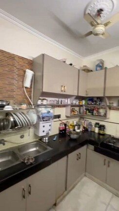 2 BHK Builder Floor For Rent in Lajpat Nagar 4
