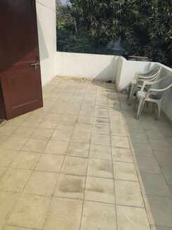 2 BHK + Pooja Room Builder Floor For Rent in RWA Apartments Sector 27