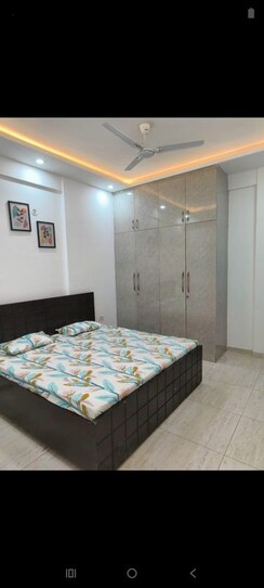 2.5 BHK + Study Room Apartment For Rent in Express Zenith