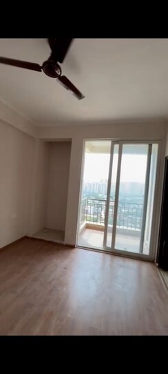 2 BHK Apartment For Rent in Amrapali Golf Homes