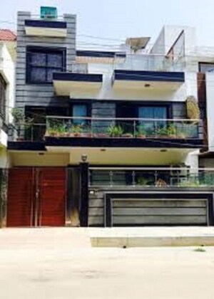 6 BHK Independent House For Rent in Malibu Town