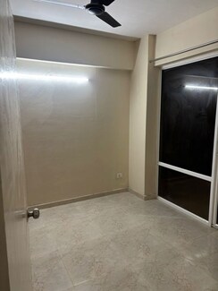 2 BHK Apartment For Rent in MRG The Balcony