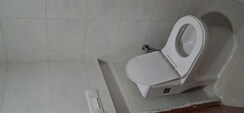 1 RkBuilder Floor For Rent in Unitech South City 1