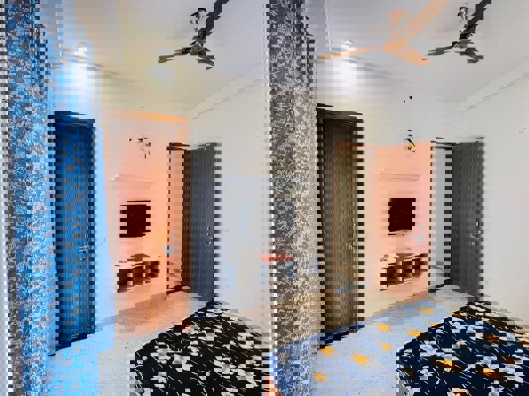 2 BHK + Pooja Room Independent House For Rent in Sector 7