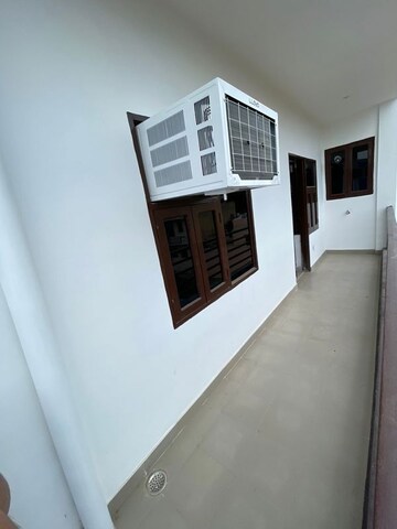 Furnished Amenities in 2 BHK Independent House at Sector 7 – for Rent