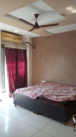 1 BHK Builder Floor For Rent in Sector 12
