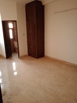 Room in 1 BHK Independent House at Sector 7 – for Rent