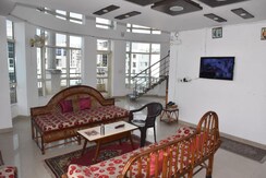 4 BHK + Pooja Room,Servant Room Apartment For Sale in Gomti Nagar