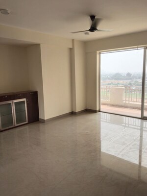 Room in 3 BHK Apartment at Ansal Height 86, Sector 86 – for Rent