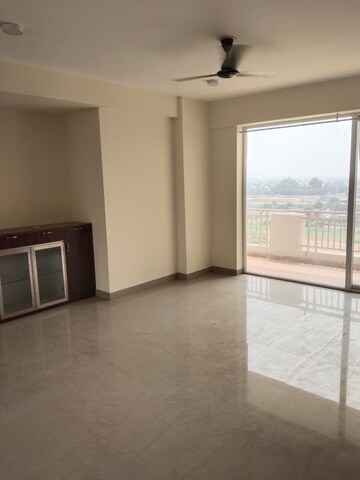 Room in 3 BHK Apartment at Ansal Height 86, Sector 86 – for Rent
