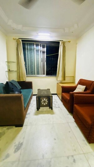2 BHK Apartment For Rent in Vile Parle West