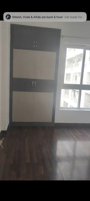 Room in 3 BHK Apartment at Mapsko Royale Ville, Sector 82 – for Rent
