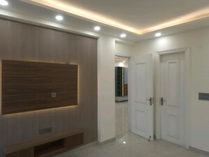 Room in 3 BHK Builder Floor at Green Fields Colony – for Rent