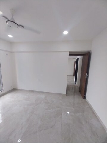 Room in 1.5 BHK Apartment at Andheri East – for Sale