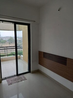 Room in 2 BHK Apartment at Manav Swapnalok, Hadapsar – for Sale