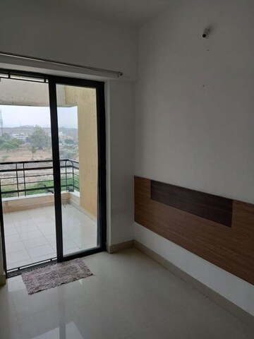 Room in 2 BHK Apartment at Manav Swapnalok, Hadapsar – for Sale