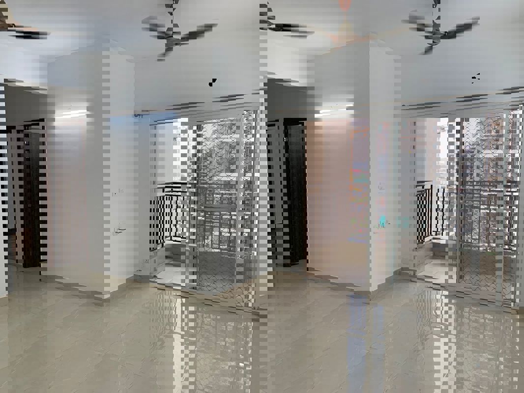 2 BHK + Study Room Apartment For Rent in Mahagun Moderne