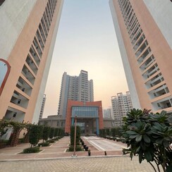 4 BHK + Pooja Room,Servant Room,Extra Room Apartment For Rent in Shapoorji Pallonji Joyville Gurgaon