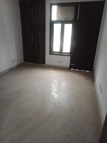 Room in 2 BHK Builder Floor at Saket – for Rent