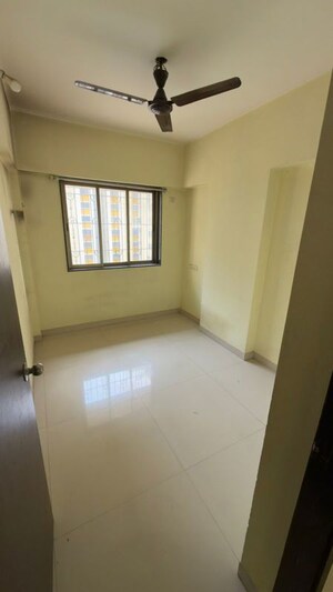 2 BHK Apartment For Rent in Runwal Garden City, Balkum Pada