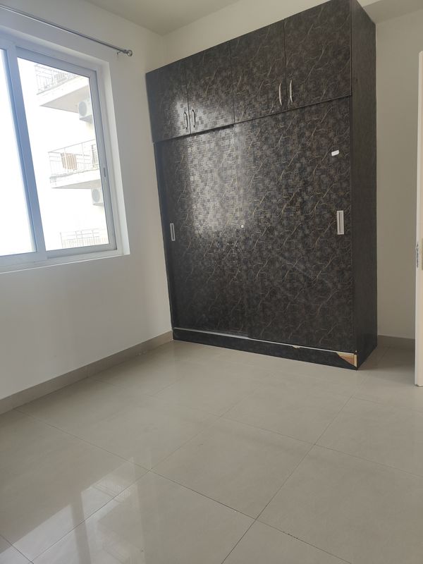 3 BHK + Servant Room Apartment For Rent in Alphacorp Gurgaon One 84