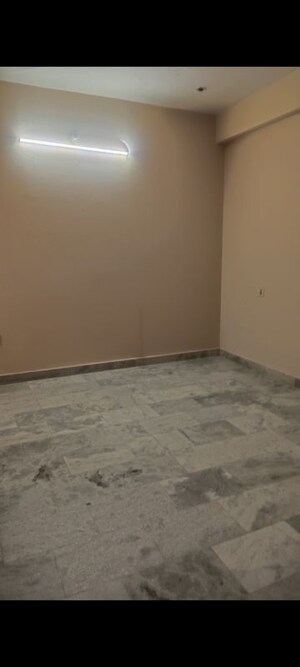 Room in 4 BHK Independent House at Gomti Nagar – for Rent