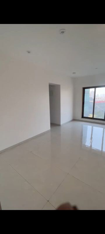 Room in 1 BHK Apartment at IM Applaud 38, Goregaon East – for Rent