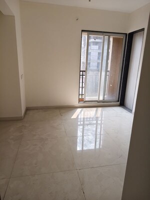 Room in 3 BHK Apartment at Mahesh Jivan Shanti CHS, Talav Pali – for Rent