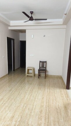 2.5 BHK + Study Room Apartment For Sale in Amrapali Golf Homes