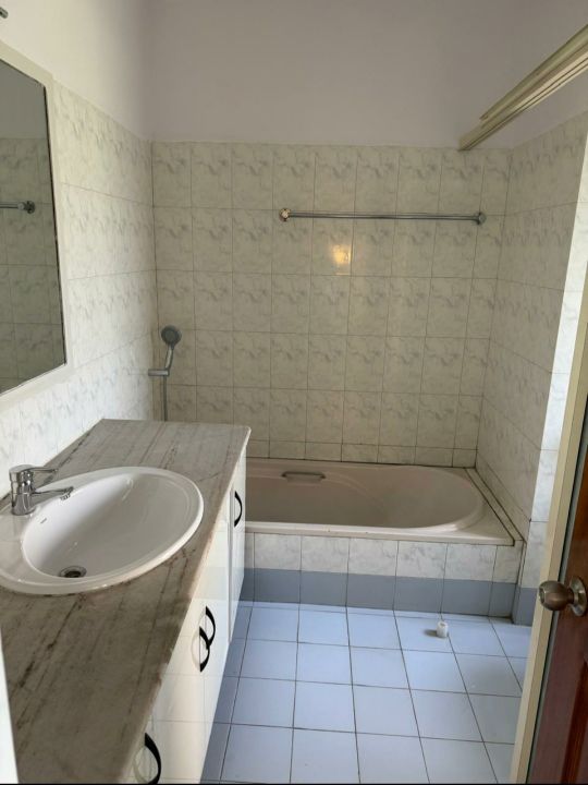 3 BHK + Servant Room,Extra Room Apartment For Rent in Brigade Palace